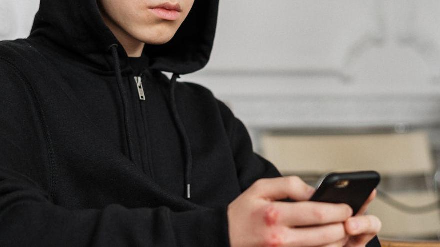 La inteligencia artificial como herramienta de violencia sexual hacia las mujeres